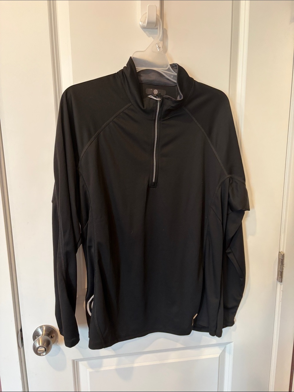 Women's Black Long-Sleeve Quarter-Zip Performance Top